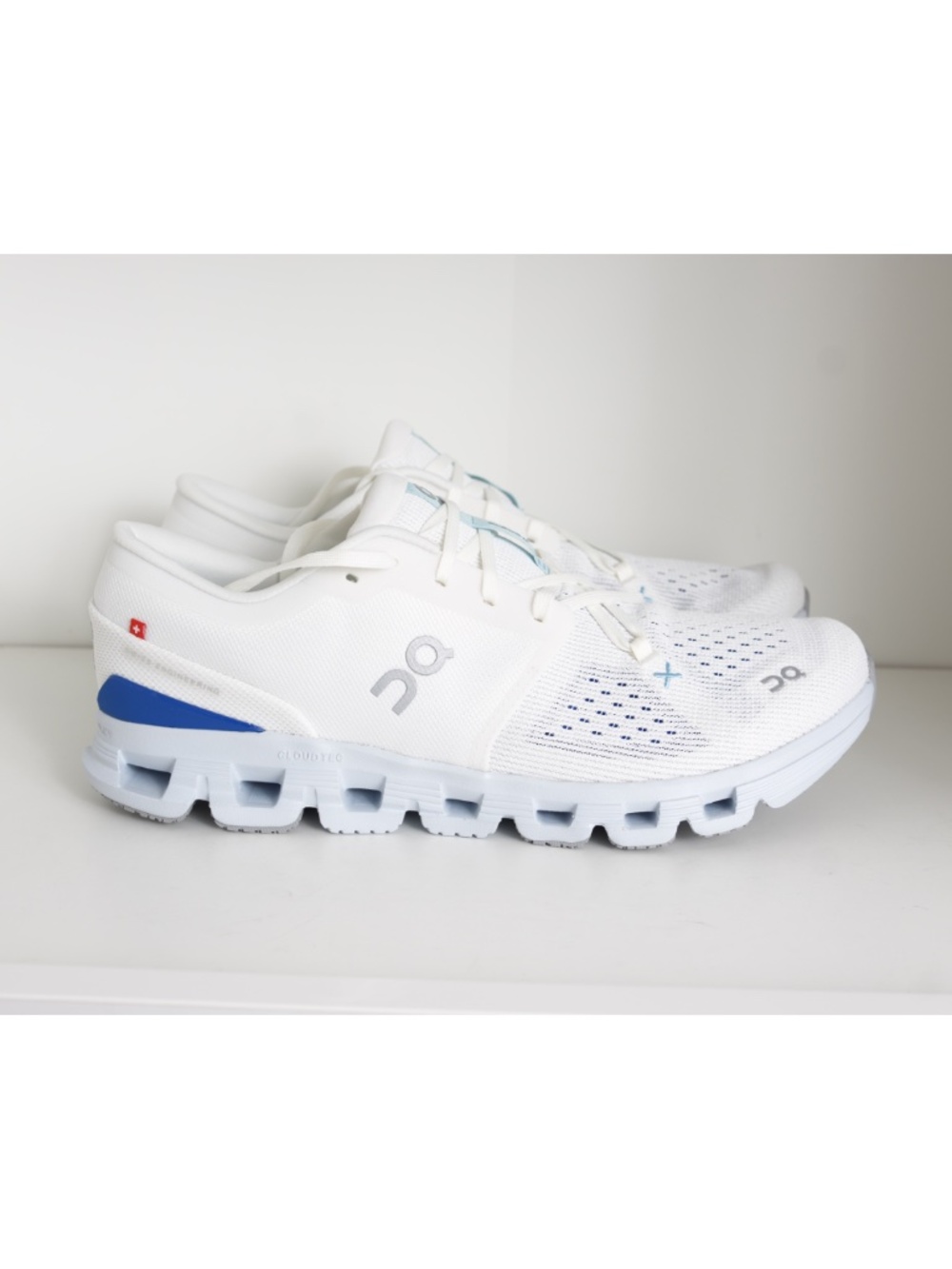 On Cloud X 4 White Arctic Running Sneakers US Men’s 10.5 EU 44.5 UK 10